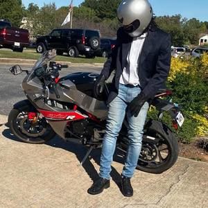 Meet your Posher, Leron